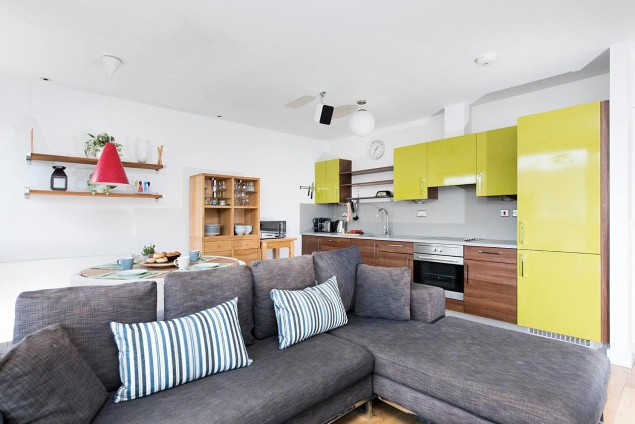 Stylish 2 Bedroom Flat With Balcony In London Exterior foto