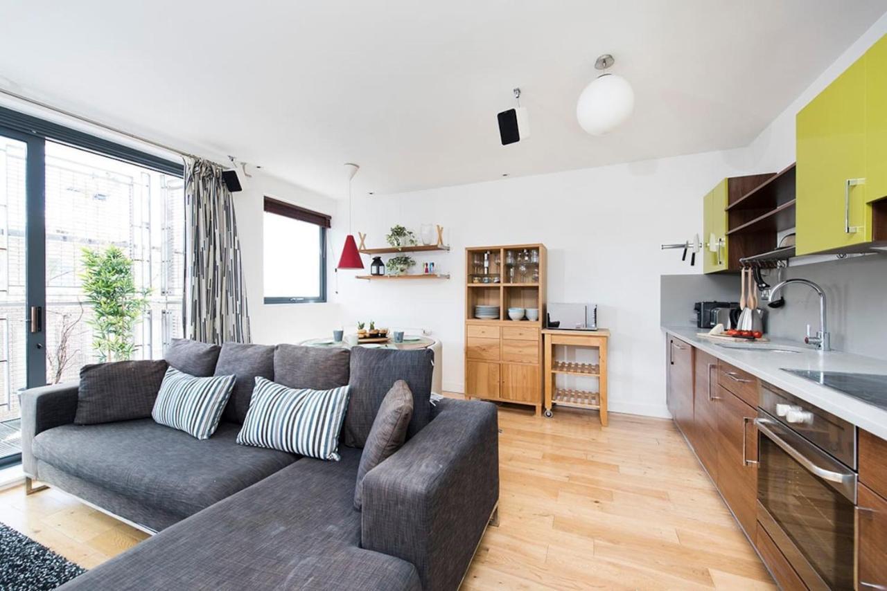 Stylish 2 Bedroom Flat With Balcony In London Exterior foto