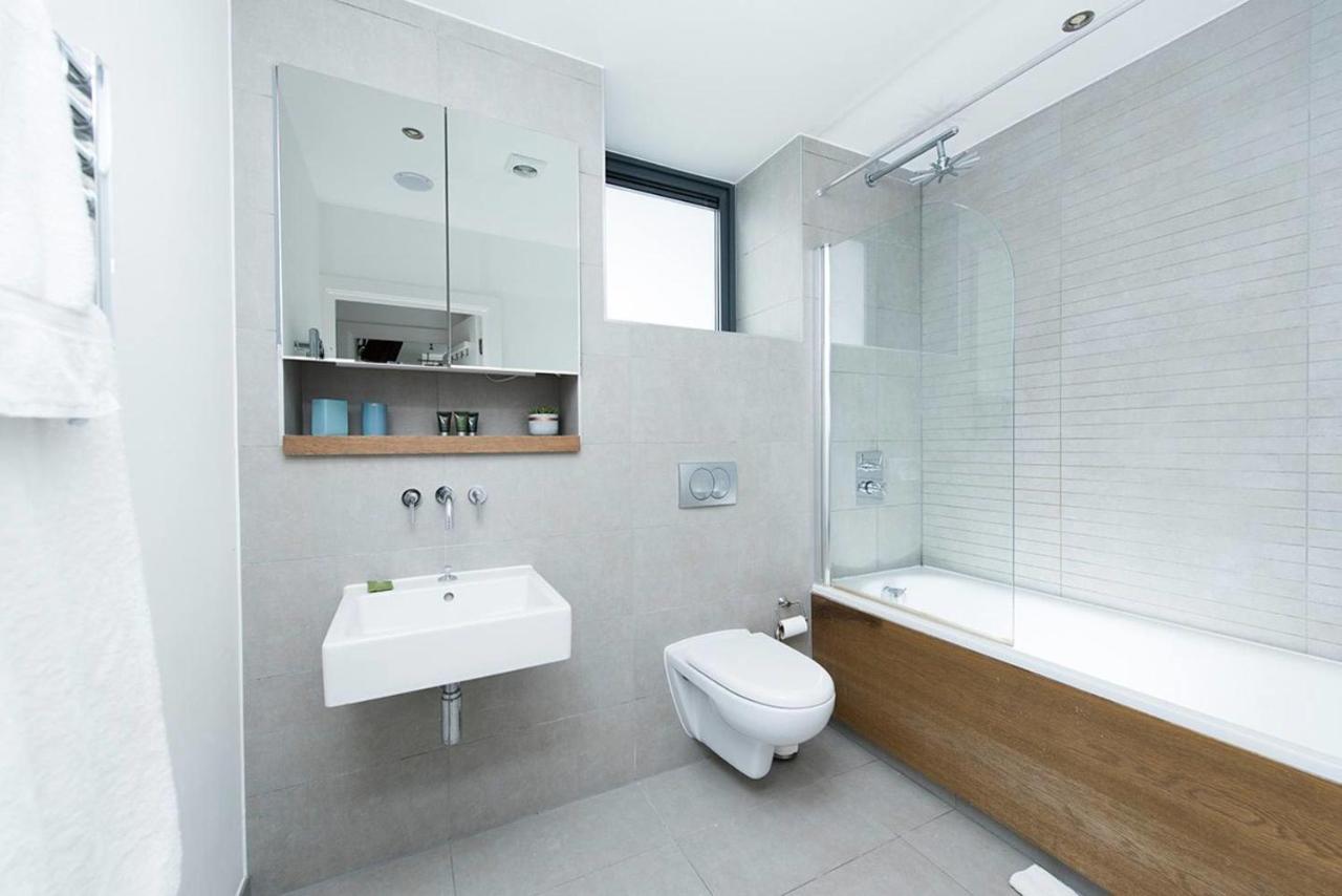 Stylish 2 Bedroom Flat With Balcony In London Exterior foto