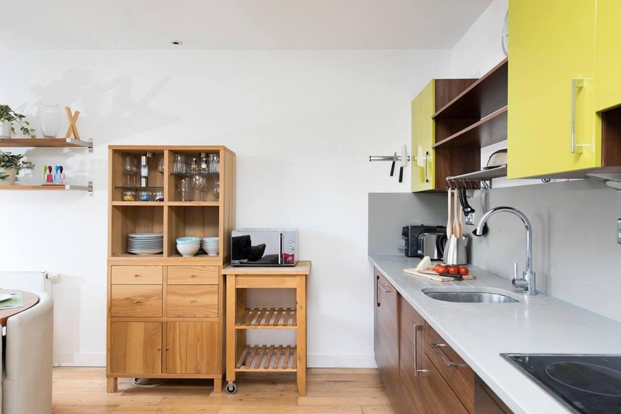 Stylish 2 Bedroom Flat With Balcony In London Exterior foto